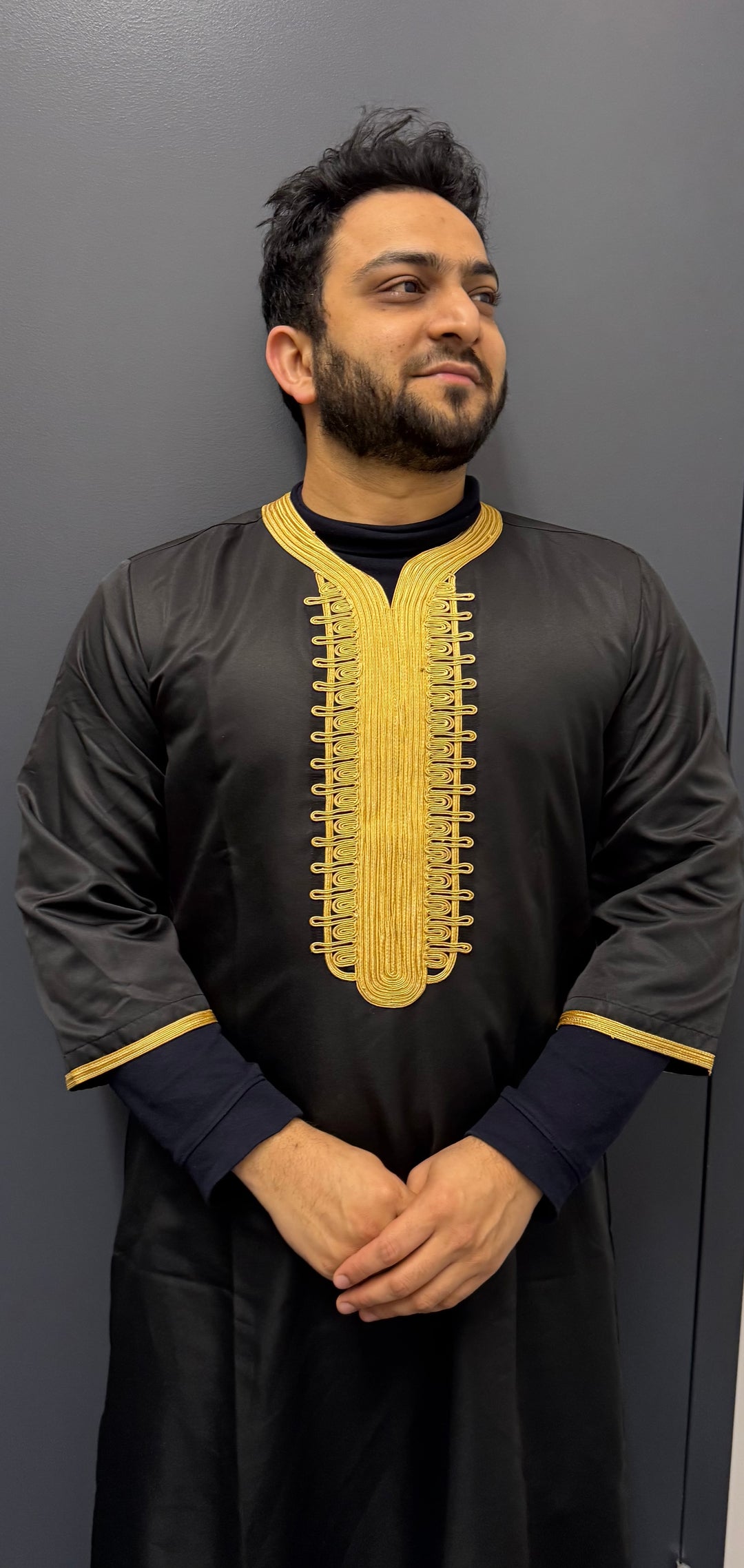 Elite Embroidered Half-Sleeve Djellaba Black and Gold | Luxury & Comfort